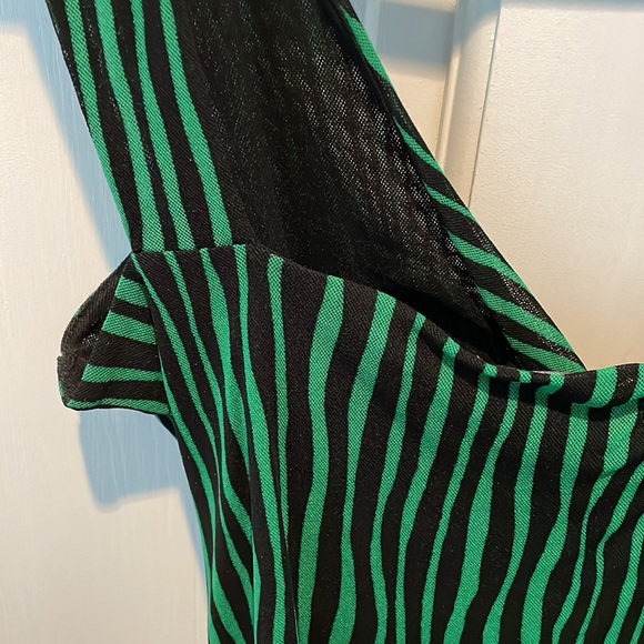 Kenneth Cole Reaction top - Picture 9 of 9